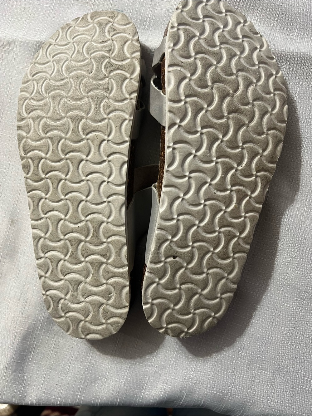 Outwoods Light Gray Cross-Strap Buckle Sandals - Picture 3 of 3